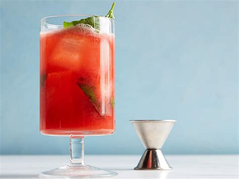 Gin & Tomato Juice. This is a ‘Red Snapper' without the spices, a tasty blend of London Dry Gin and tomato juice that delivers texture and flavour in a couple of simple pours. Ingredients. Serves: 1. 50ml London Dry Gin. 125ml Tomato Juice. 1.9 units of alcohol per serve. Equipment. 1 x Tall glass. 1 x Ice. 1 x Jigger.